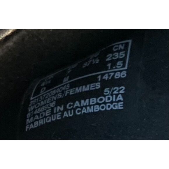 Clarks Women’s Pointed Toe Low Heels — Size 7M — Ultimate Comfort - Picture 1 of 4